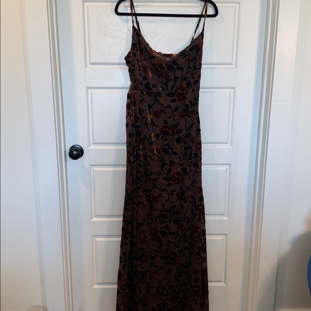 NWOT Romance in the Making Plum Purple Floral Print Velvet Maxi Dress large - Picture 5 of 10